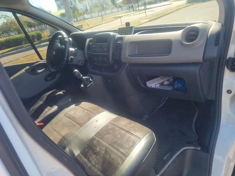 Renault Trafic 2019 - 11