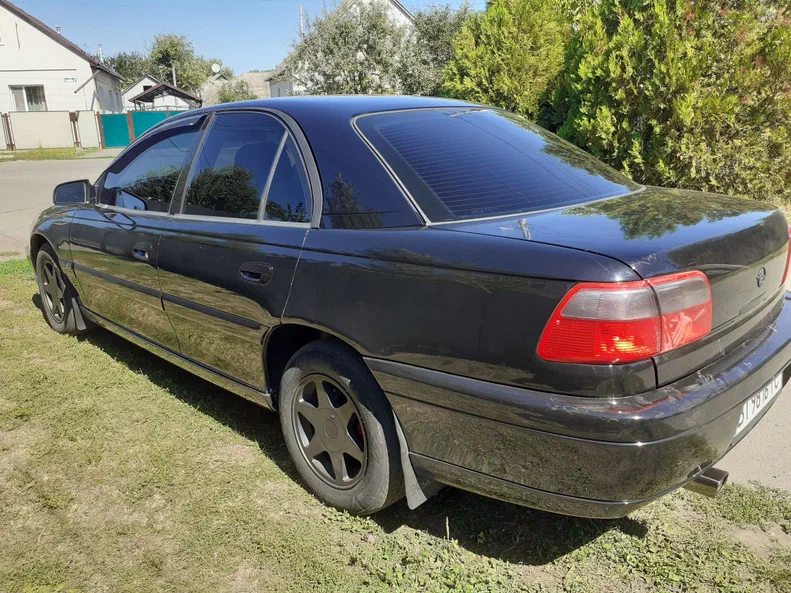 Opel Omega 2002 - 2