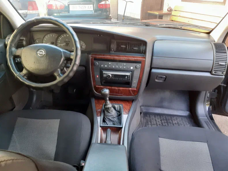 Opel Omega 2002 - 8