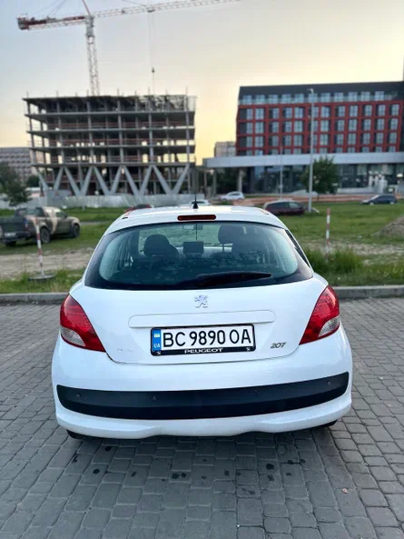 Peugeot 207 2011 - 1