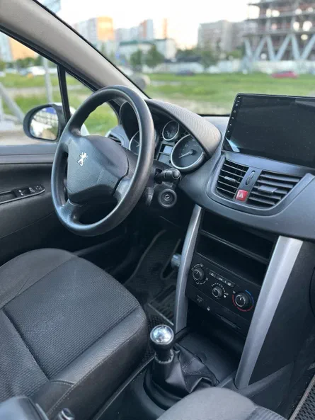 Peugeot 207 2011 - 5