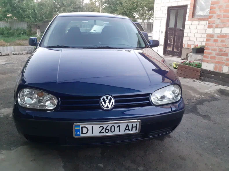 Volkswagen Golf 2000 - 0