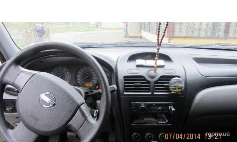 Nissan Almera 2010 - 3