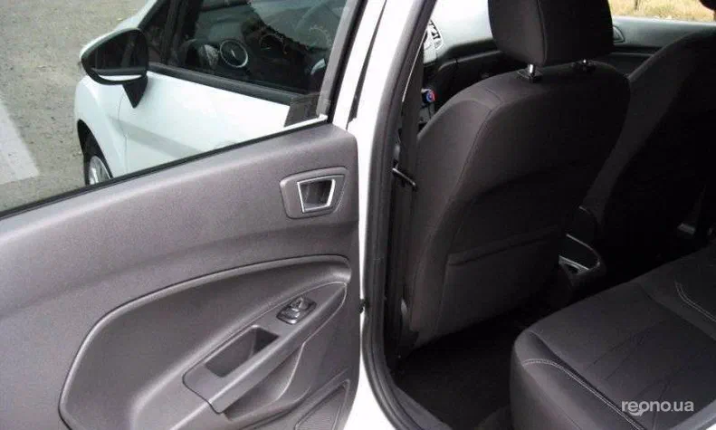 Ford Fiesta 2013 - 8