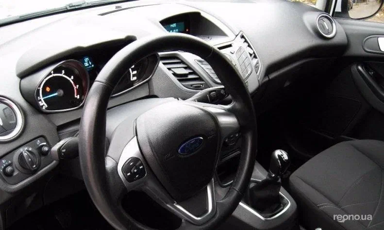 Ford Fiesta 2013 - 10