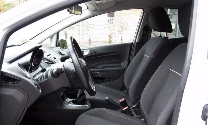 Ford Fiesta 2013 - 11