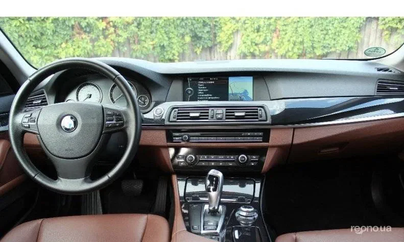 BMW 5 серія 2010 - 12