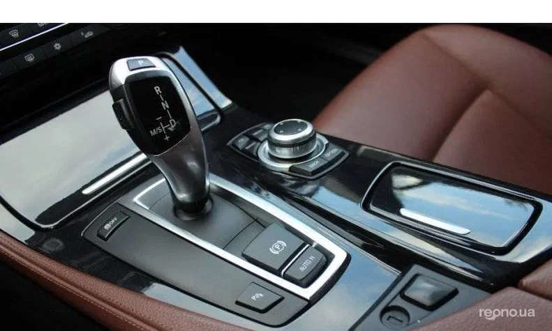 BMW 5 серія 2010 - 16