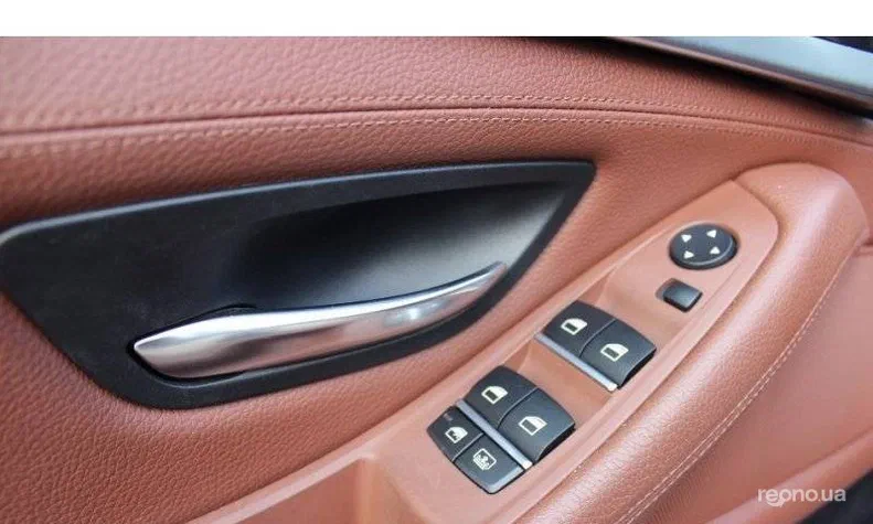 BMW 5 серія 2010 - 24