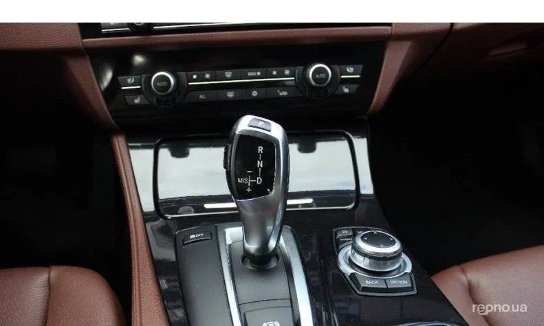 BMW 5 серія 2010 - 17