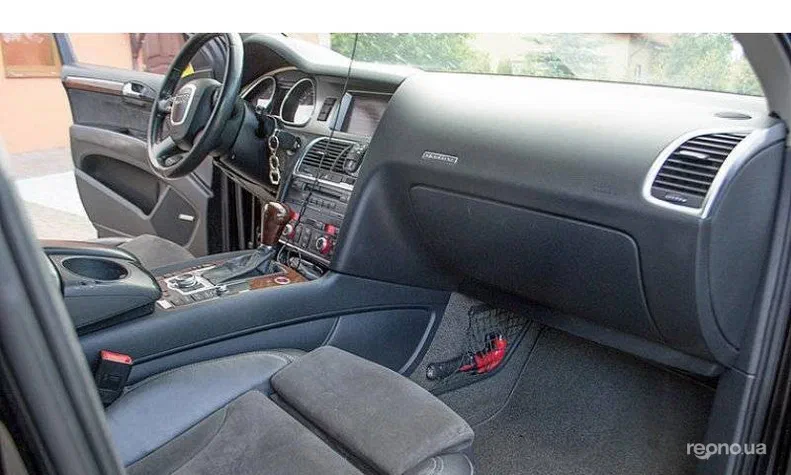 Audi Q7 2010 - 8
