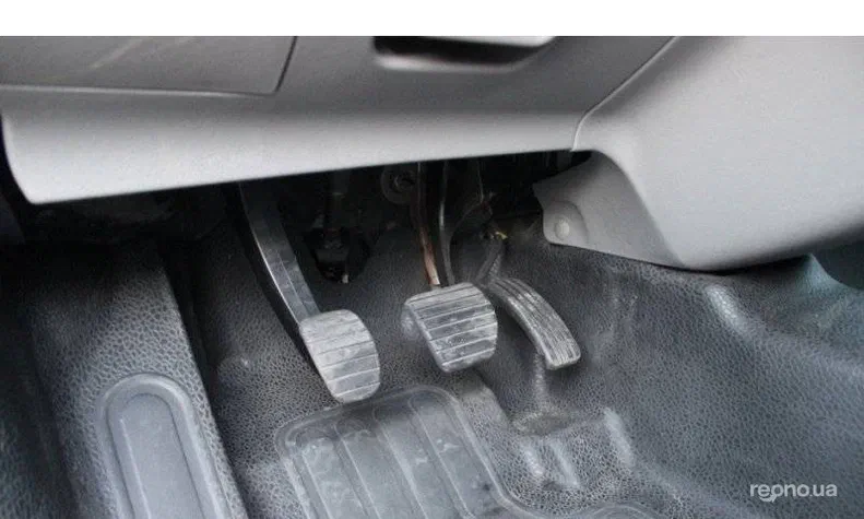 Renault Kangoo 2010 - 12