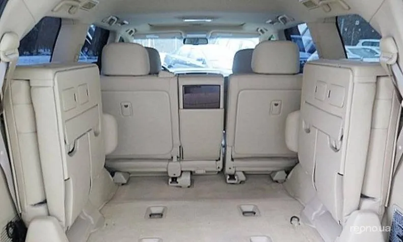 Lexus LX570 2011 - 7