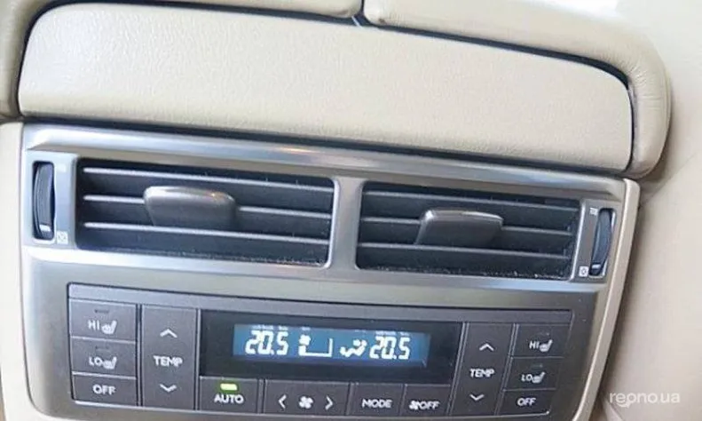 Lexus LX570 2011 - 6