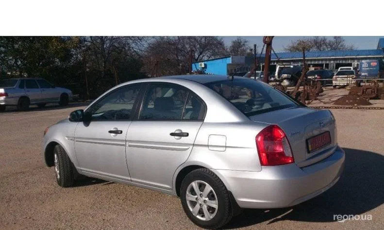 Hyundai Accent 2008 - 9