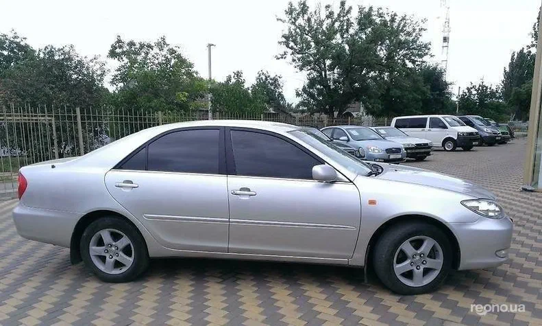Toyota Camry 2004 - 8