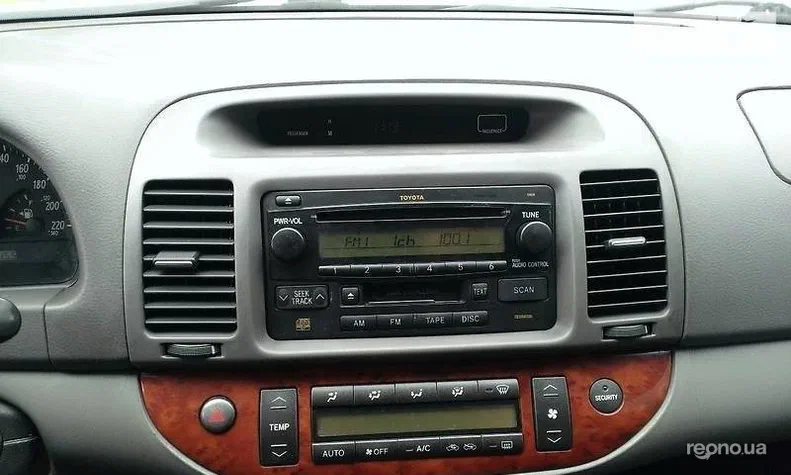 Toyota Camry 2004 - 4