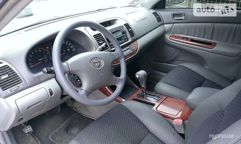 Toyota Camry 2004 - 5