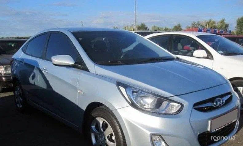 Hyundai Accent 2012 - 1