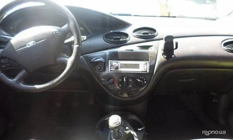 Ford Focus 2000 - 9