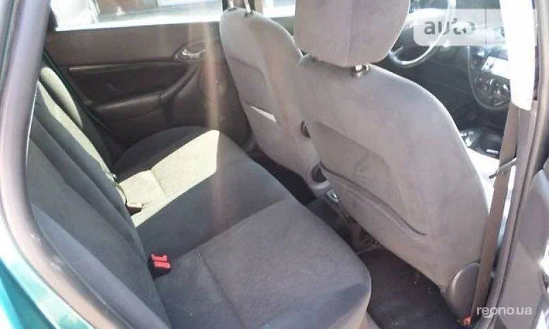 Ford Focus 2000 - 11