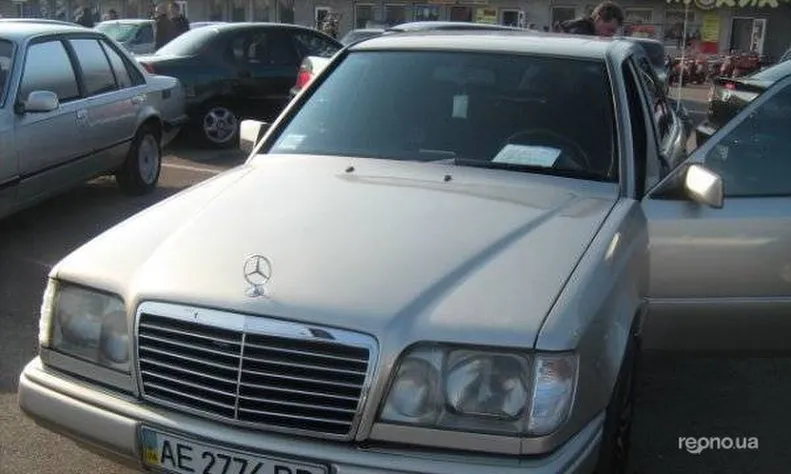Mercedes-Benz E 220 1994 - 0