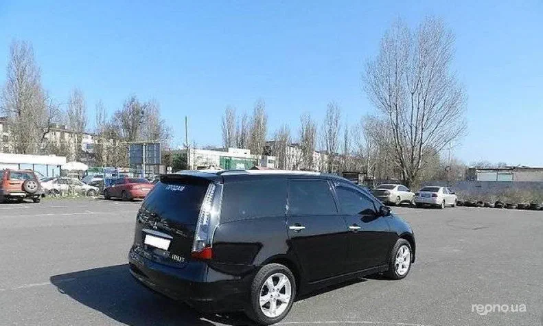 Mitsubishi Grandis 2008 - 5