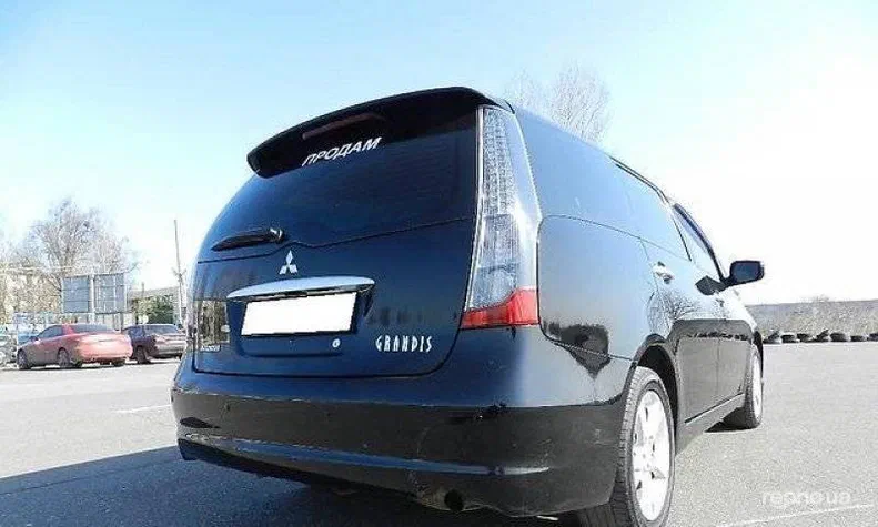 Mitsubishi Grandis 2008 - 6