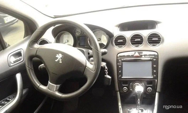 Peugeot 308 2011 - 1