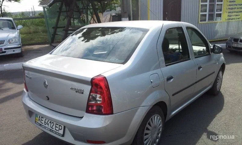 Renault Logan 2011 - 3