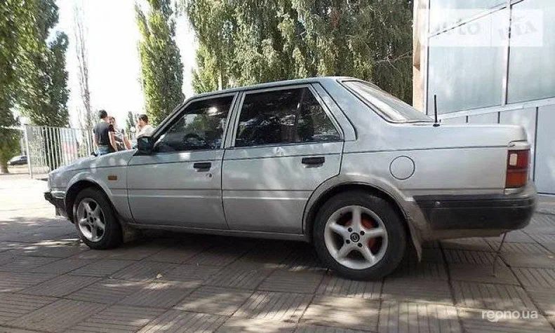 Mazda 626 1986 - 3
