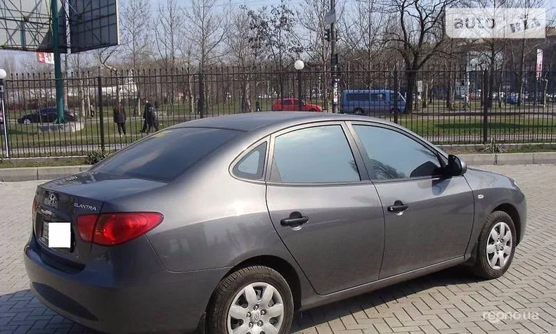 Hyundai Elantra 2008 - 10