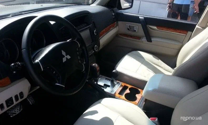 Mitsubishi Pajero 2008 - 4