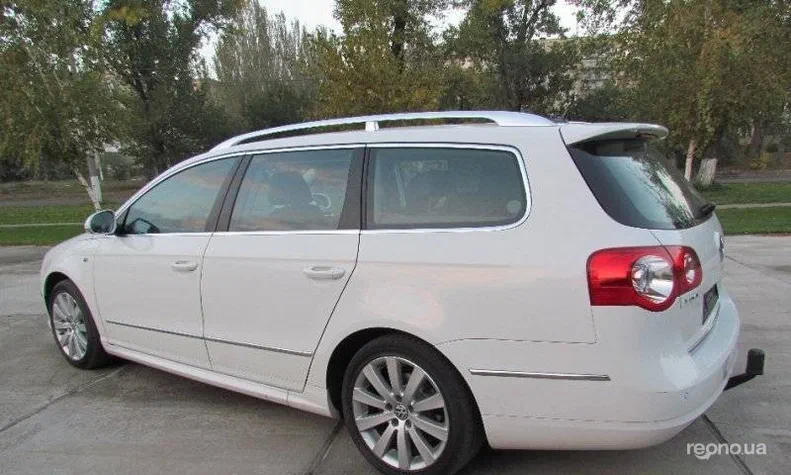 Volkswagen Passat 2010 - 1