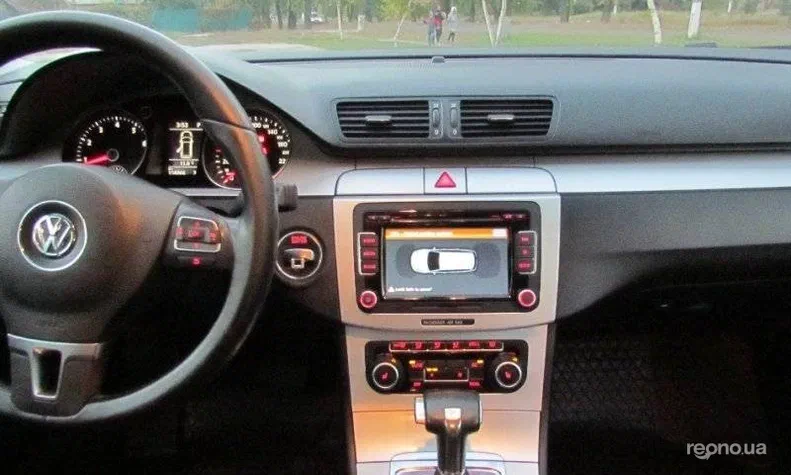 Volkswagen Passat 2010 - 16