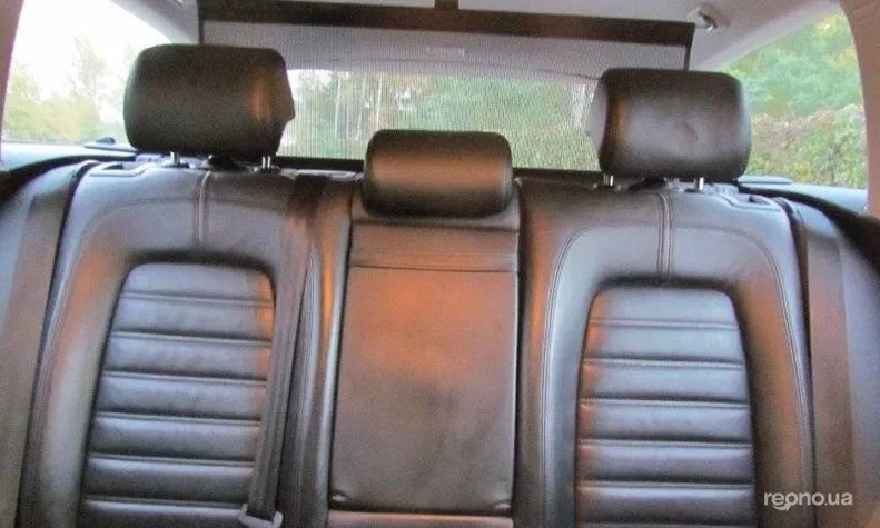 Volkswagen Passat 2010 - 19