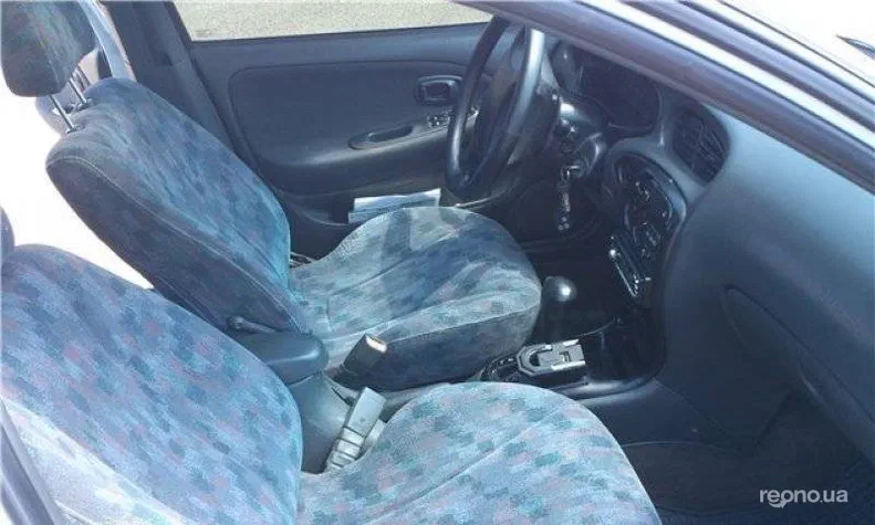 Hyundai Elantra 1996 - 0