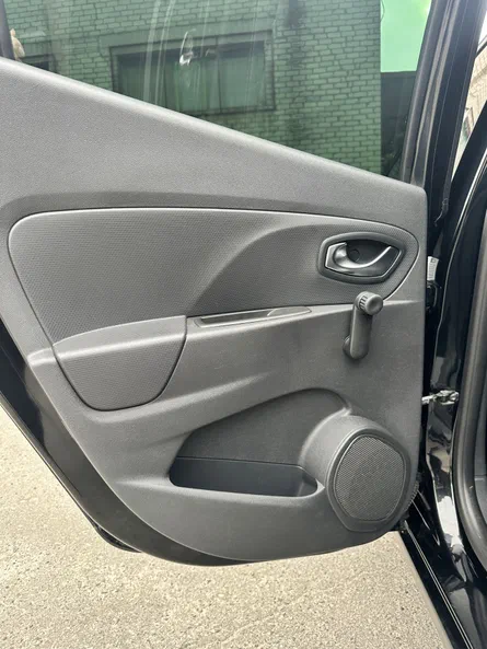 Renault Clio 2015 - 8