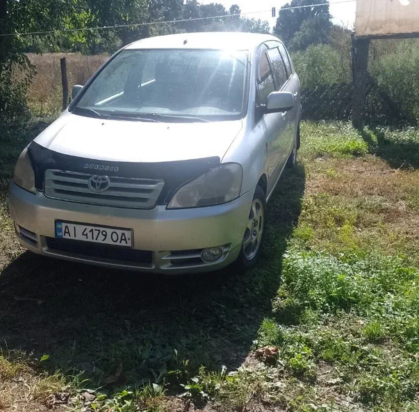 Toyota Avensis Verso 2001 - 0