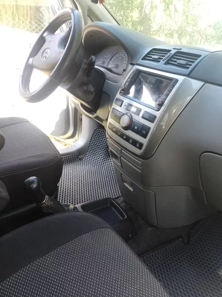 Toyota Avensis Verso 2001 - 3