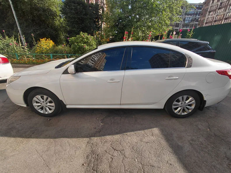 Renault Latitude 2011 - 2