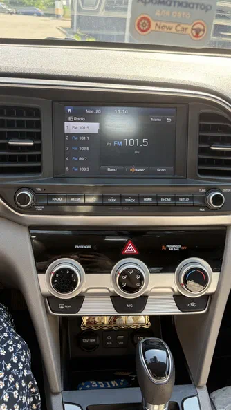 Hyundai Elantra 2018 - 10