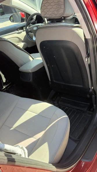 Hyundai Elantra 2018 - 9