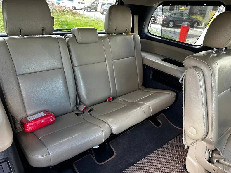 Toyota Sequoia 2014 - 7