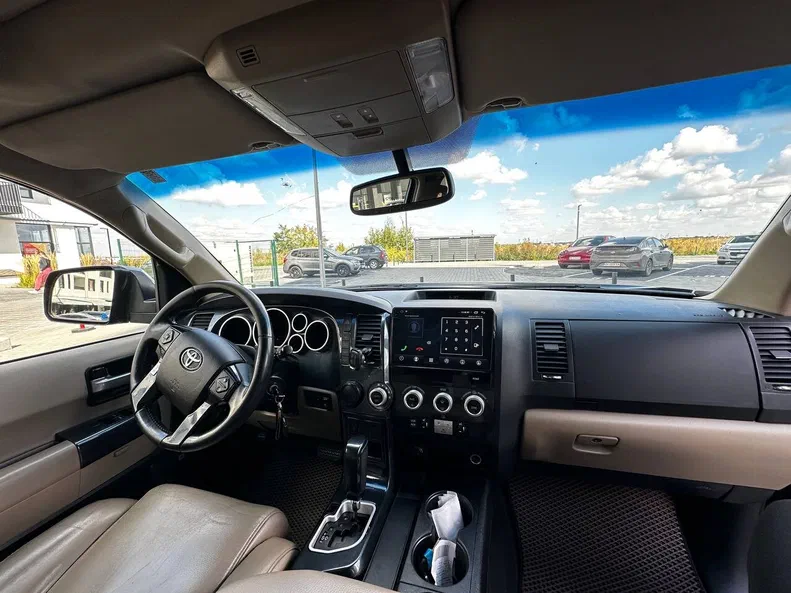 Toyota Sequoia 2014 - 2