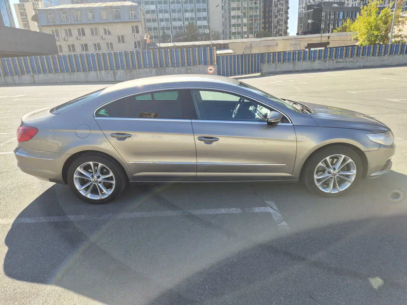 Volkswagen Passat CC 2012 - 8