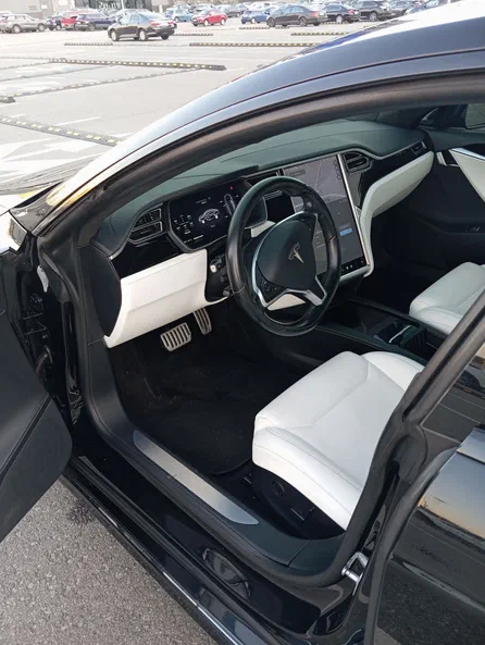 Tesla Model S 2017 - 10