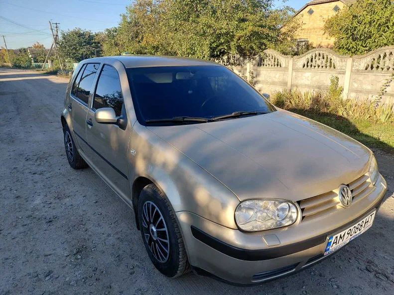 Volkswagen Golf 2002 - 12