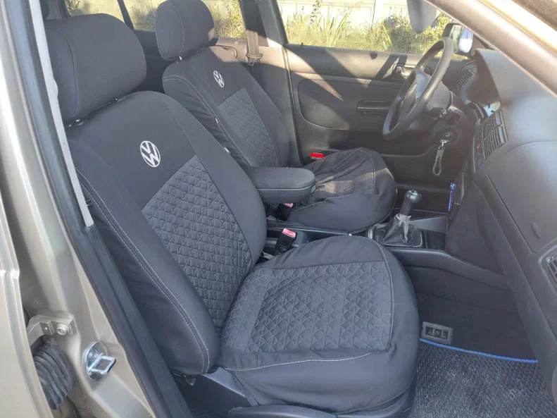 Volkswagen Golf 2002 - 4
