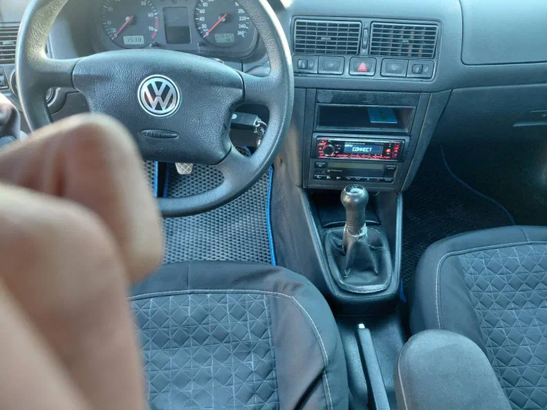 Volkswagen Golf 2002 - 19